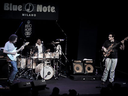 Scott Henderson, Jeff Berlin, Dennis Chambers 04/10/2012 21.00